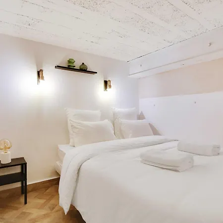 A Jewel In The Heart Of The Marais- 4p 1bdr- Apartment Paris