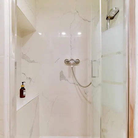 A Jewel In The Heart Of The Marais- 4p 1bdr-