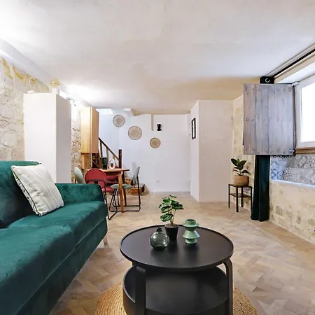 A Jewel In The Heart Of The Marais- 4p 1bdr- * Paris