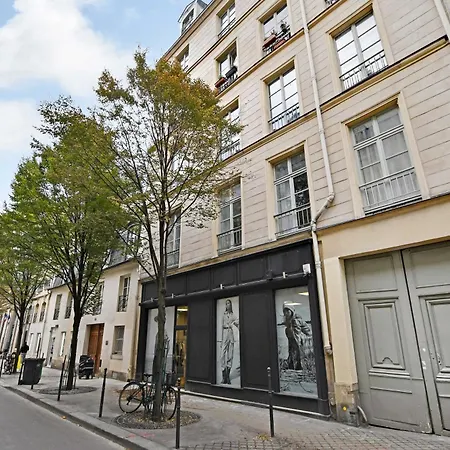 A Jewel In The Heart Of The Marais- 4p 1bdr- *