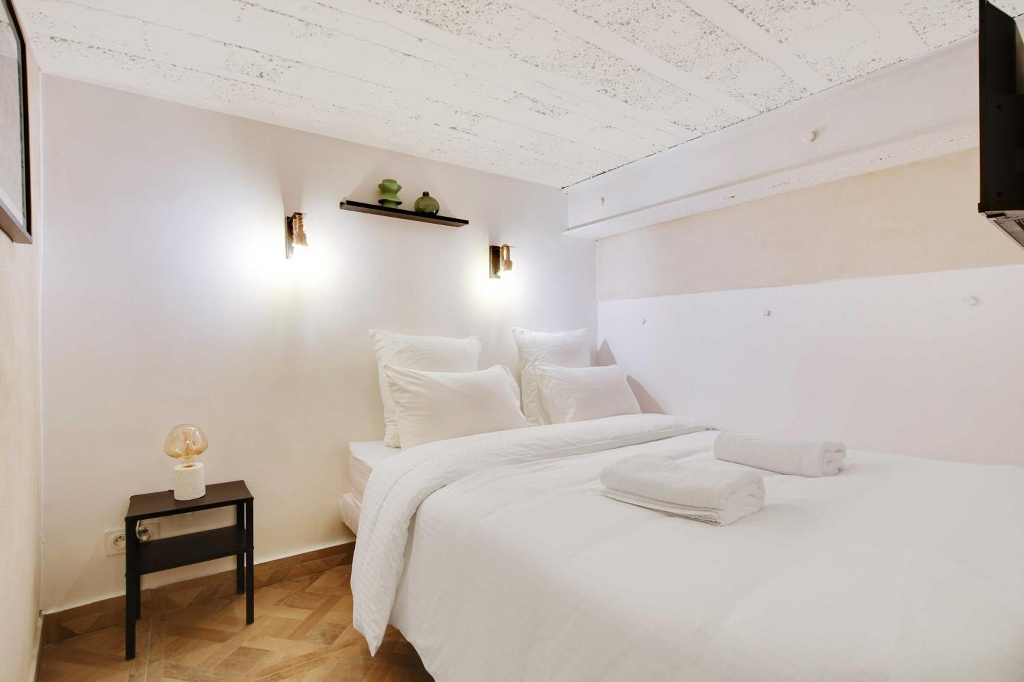 A Jewel In The Heart Of The Marais- 4p 1bdr- Apartment Paris