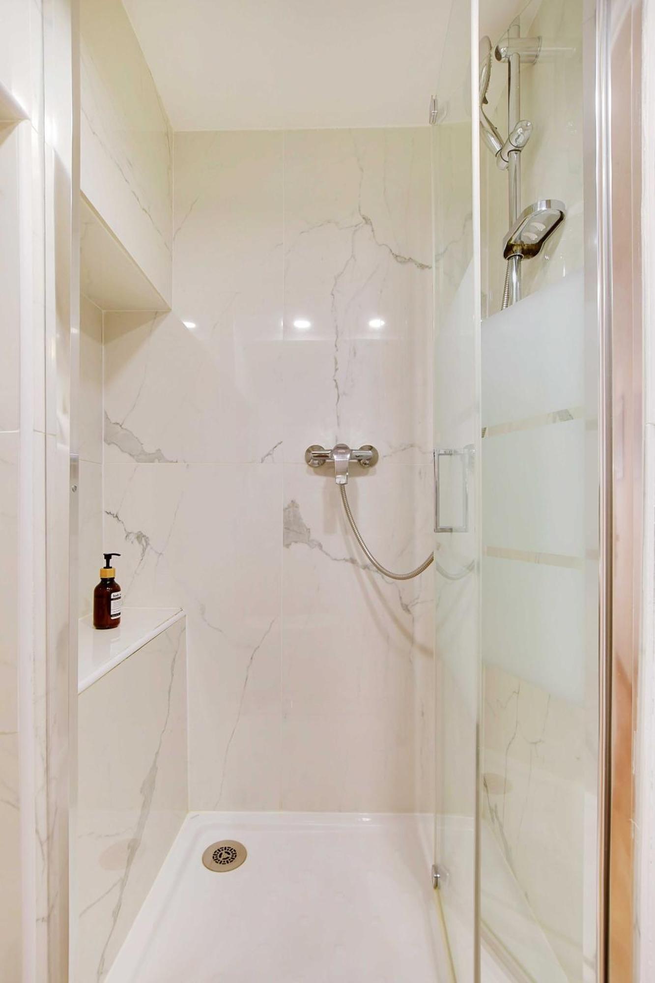 A Jewel In The Heart Of The Marais- 4p 1bdr-