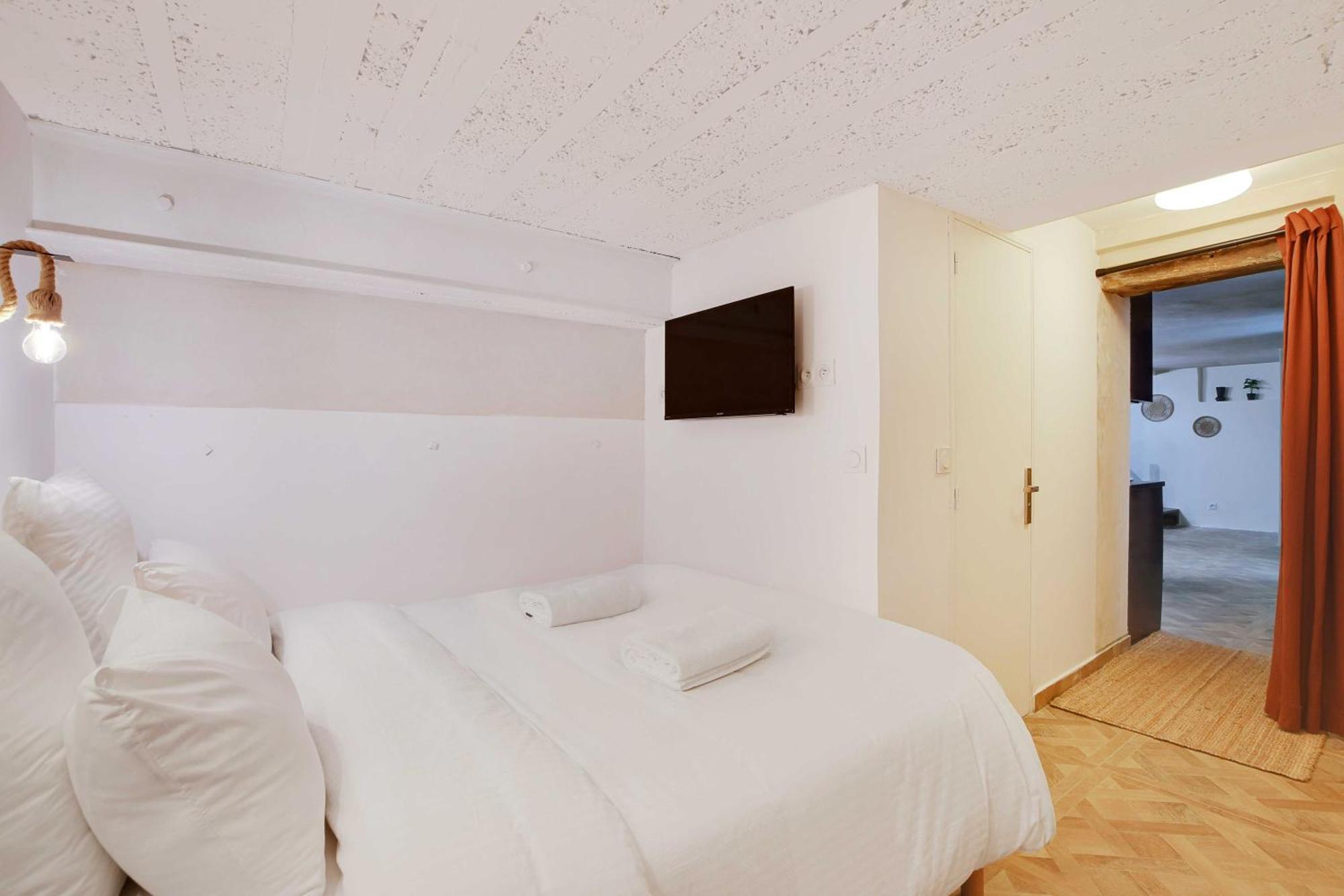 A Jewel In The Heart Of The Marais- 4p 1bdr- Apartment Paris