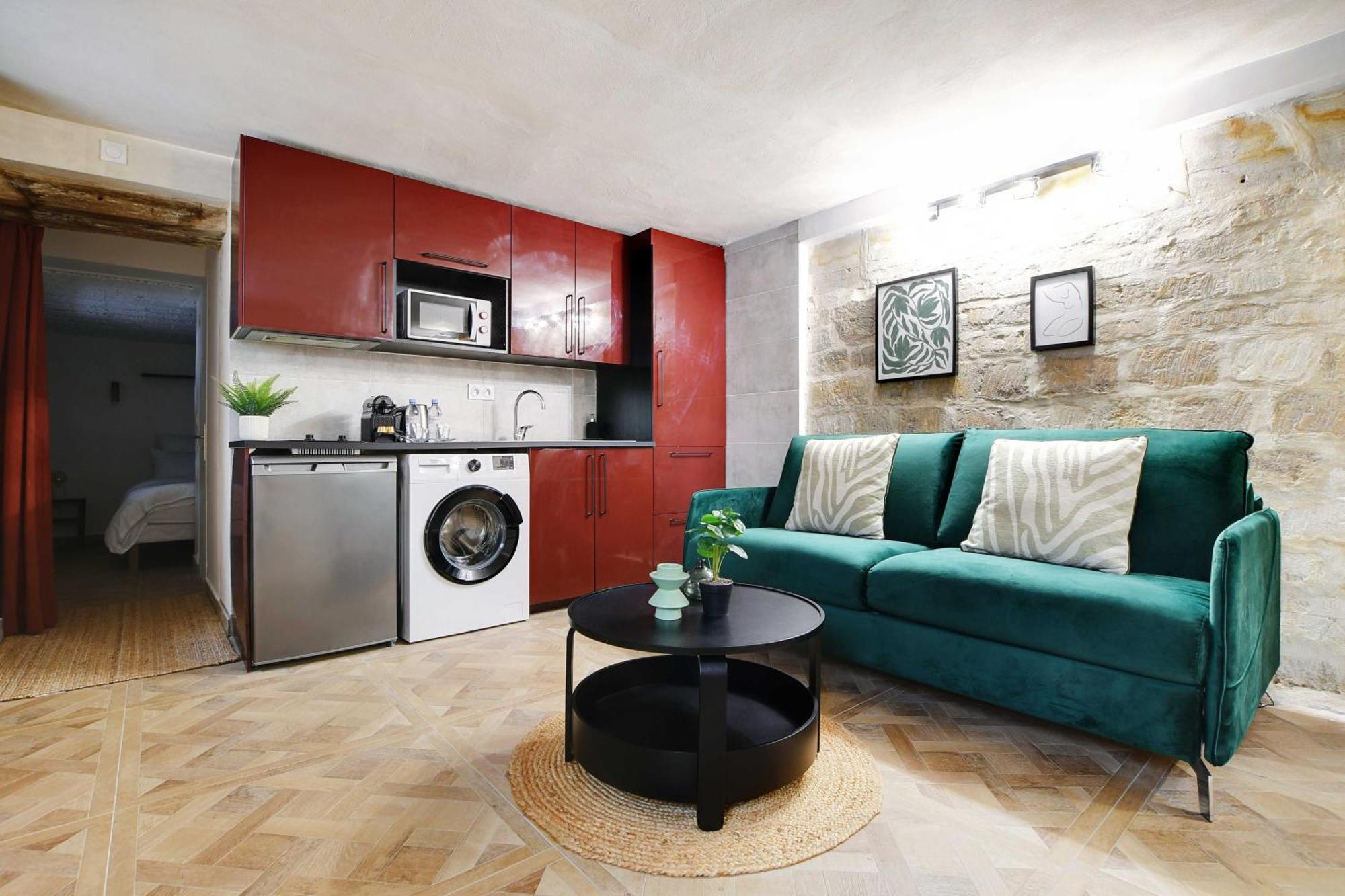 A Jewel In The Heart Of The Marais- 4p 1bdr- Apartment Paris